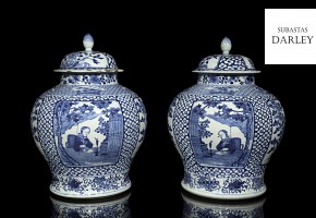 Pareja de tibores de porcelana azul y blanco, Jingdezhen, dinastía Qing