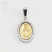 Medalla Virgen oro bicolor 18k y diamantes - 3