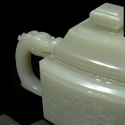 Celadon jade teapot, Qing dynasty
