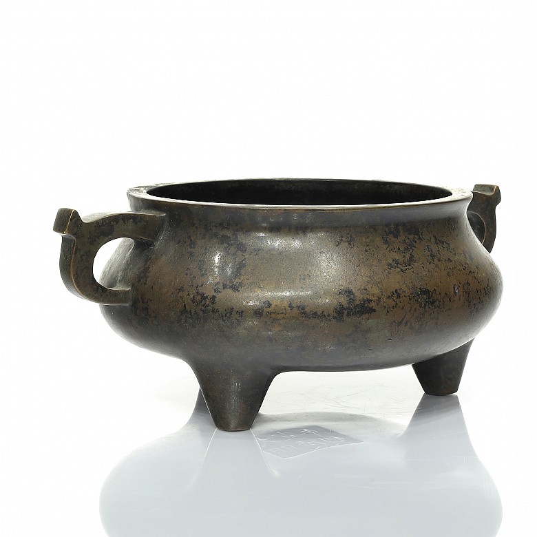 Incensario trípode de bronce, dinastía Qing
