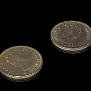 Dos monedas de 50 centavos, Hong Kong, 1963 y 1967 - 1