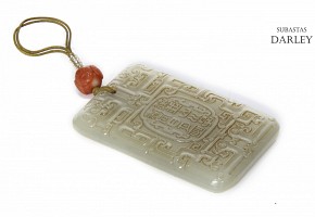 Placa de jade y una cuenta de coral, Dinastía Qing.