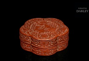 Caja de pintura en laca de cinabrio, dinastía Qing