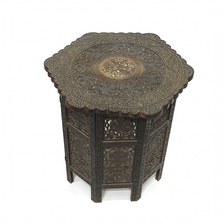 Carved wood table with a base, 20th century - 3