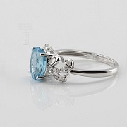 Bonito anillo diamantes y topacio azul - 3