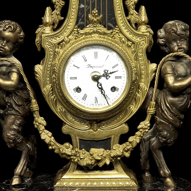Reloj con guarnición, estilo Luis XVI, S.XX - 9