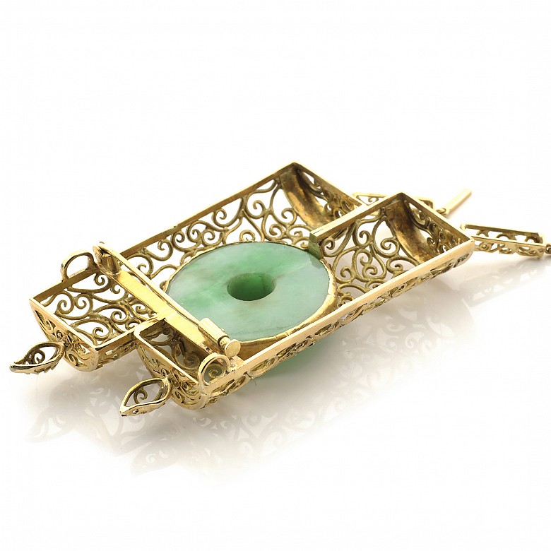 Pendant with a jade disc in 18k yellow gold - 5