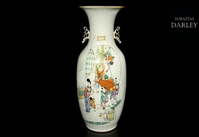 Chinese vase with palace scenes, 19th century