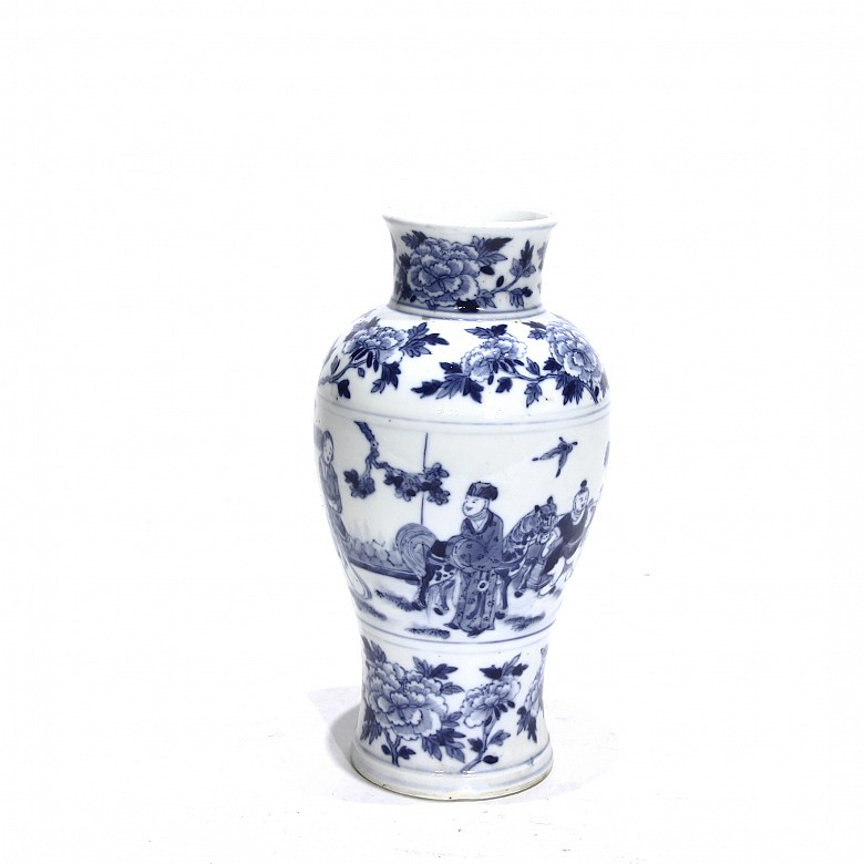 Chinese porcelain vase, 20th century