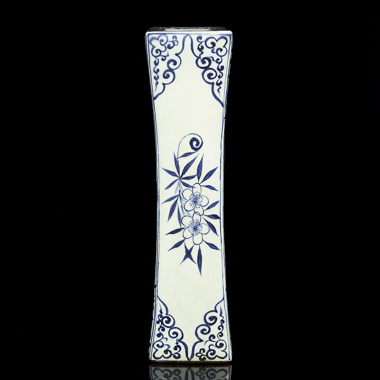 Ceramic pillow, blue and white, 20th century - 2