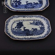 Dos bandejas chinas en porcelana, S. XVIII - 2