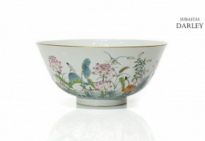 A lotus bowl in glazed porcelain, Qing Dynasty