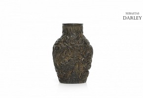 Miniatura de jarrón en madera tallada, dinastía Qing