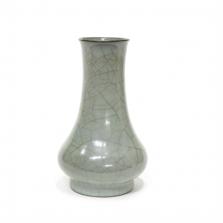 Longquan ceramic vase, Southern Song dynasty (1127 - 1279)