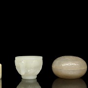 Four small carved jade objects - 1