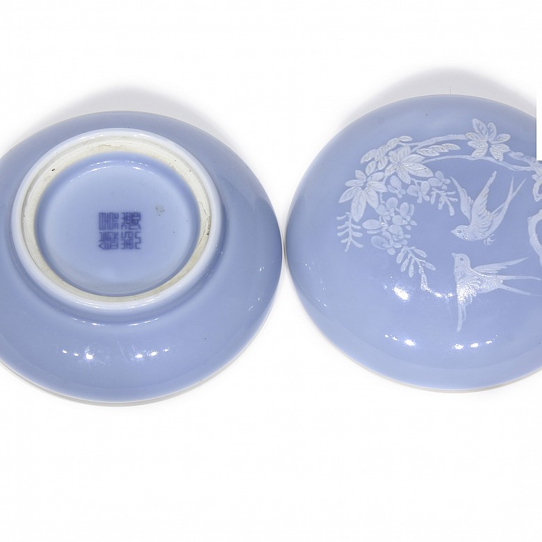 Chinese porcelain box glazed in blue, 20th century