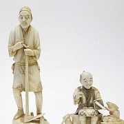 Pair of Japanese figures of ivory - 11
