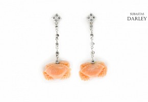 Long earrings in platinum, with diamonds and coral