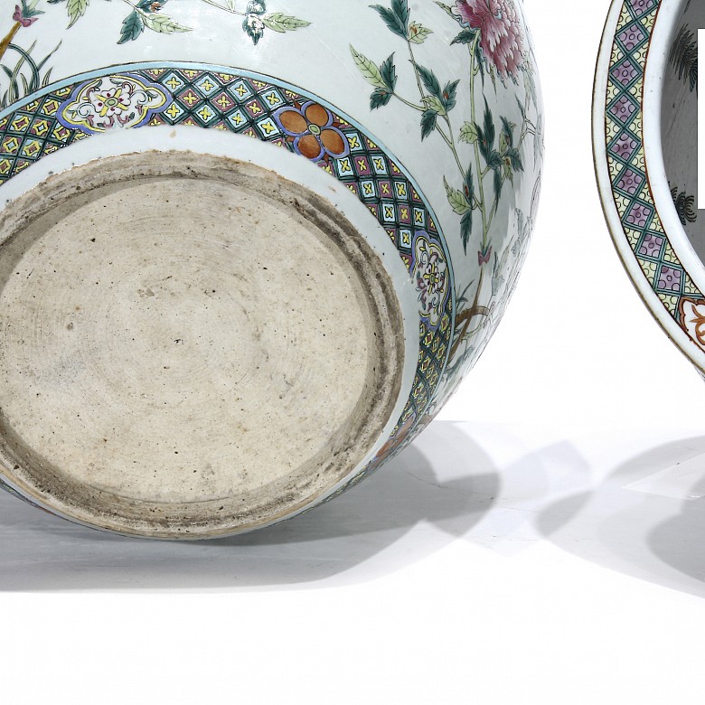 Pair of famille verte flowerpots, Chinese porcelain enameled, 19th-20th c.