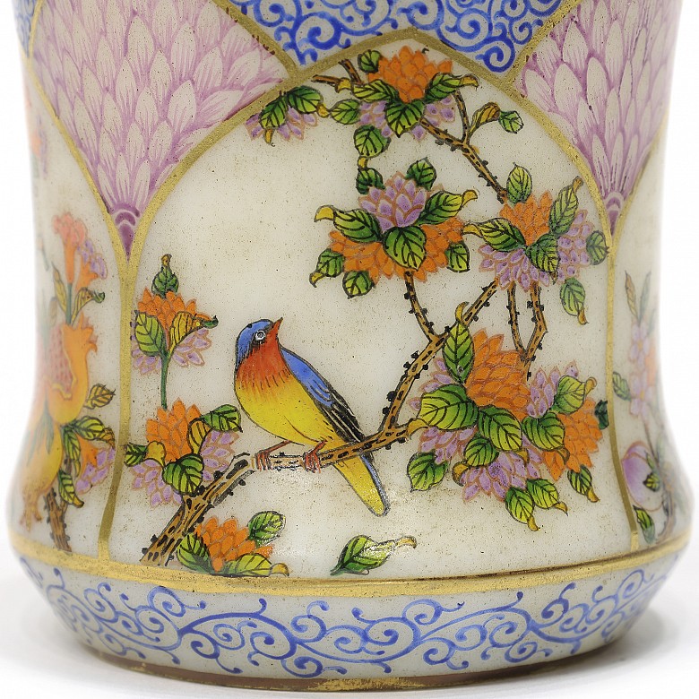 Enameled glass tea cup, China, Qing dynasty