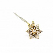 Brass needle with Matara or zircon diamonds