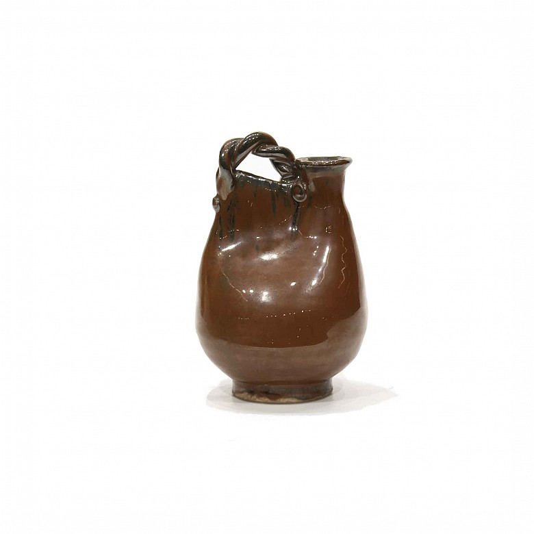 Pottery flask brown-glazed