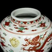 Vasija de porcelana con dragón, con marca Jiajing-Ming - 4