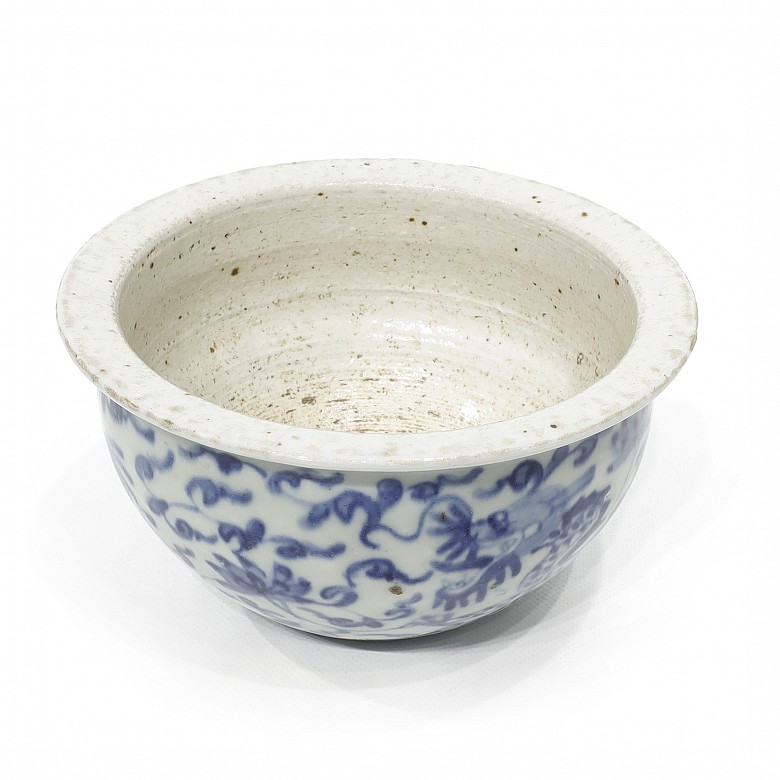 Vasija de porcelana en azul y blanco, dinastía Qing.