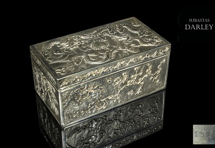 Caja-joyero de plata labrada, China, pps.S.XX