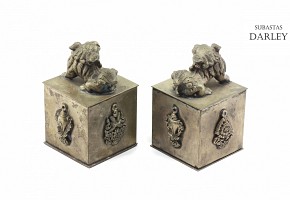 Pair of Chinese lions, in silver plated.