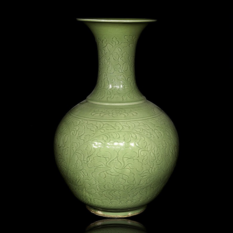Glazed pottery vase with carved decoration, 20th century