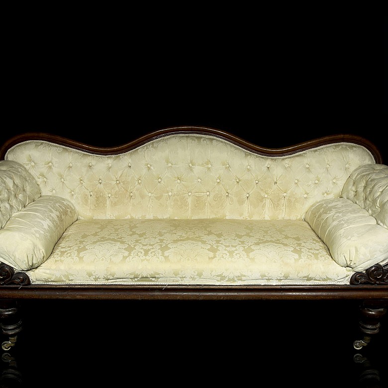 Victorian chaise longue with capitonné upholstery, England, 19th century