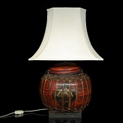Lámpara formada por un recipiente de arroz, Asia, S.XX