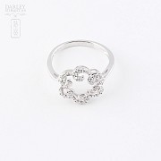 Ring in 18k white gold and diamonds. - 3