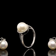 Set in 18k white gold, pearls and diamonds - 2