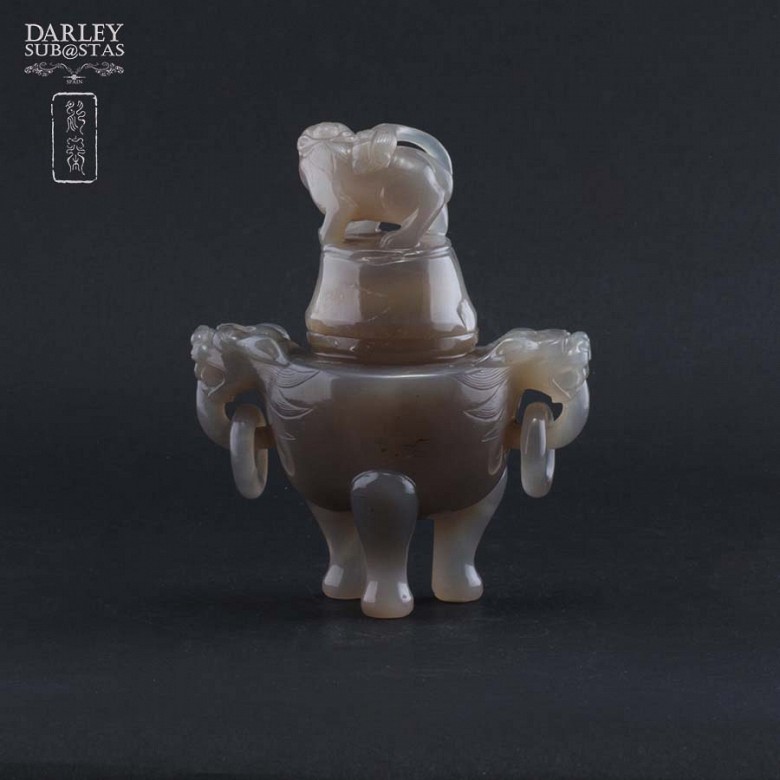 Chinese vase ornamental agata