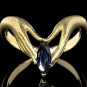 18 k yellow gold ring with sapphire, Carrera y Carrera
