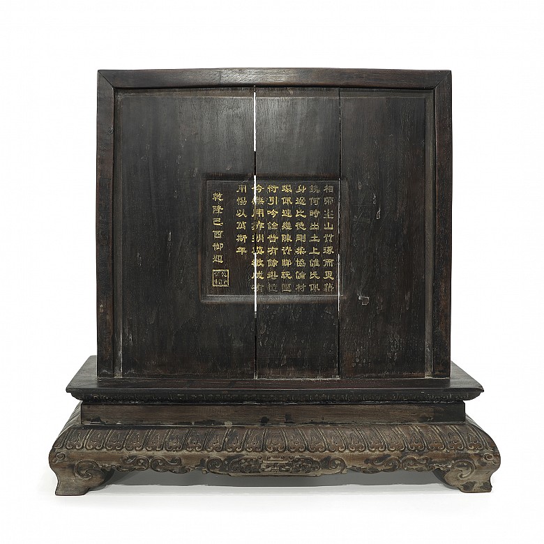 Buddhist altar of carved wood, with jade Buddhas, Qing dynasty. - 7