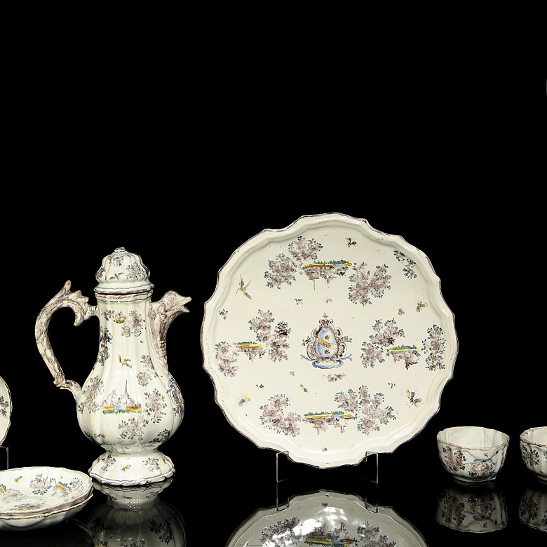 Enamelled ceramic coffee set and tray (19th century)