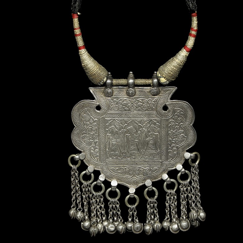 Persian silver necklace, 20th century
