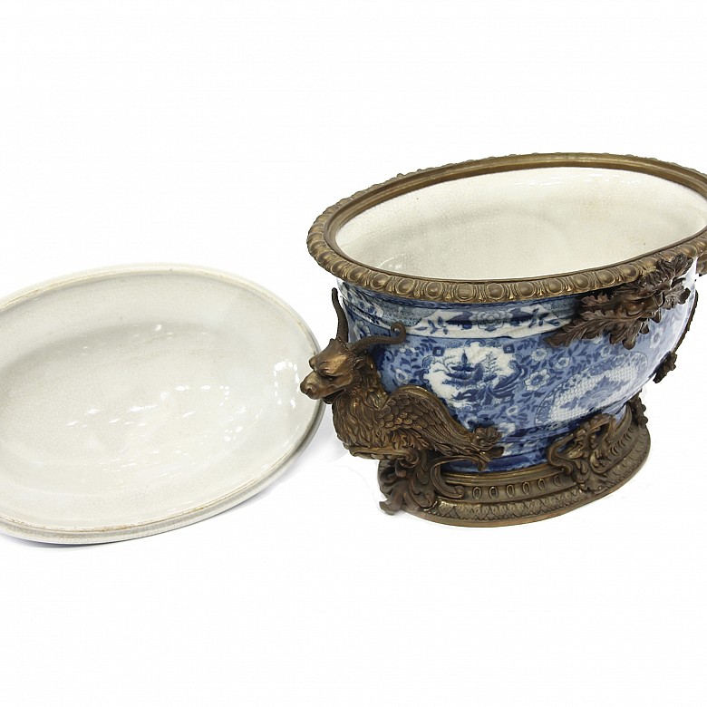 Sopera de cerámica azul y blanca, China, s.XX