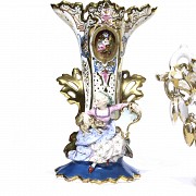 Three Elizabethan porcelain vases, 19th c. - 2