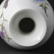 Old Chinese Porcelain Vase - 4