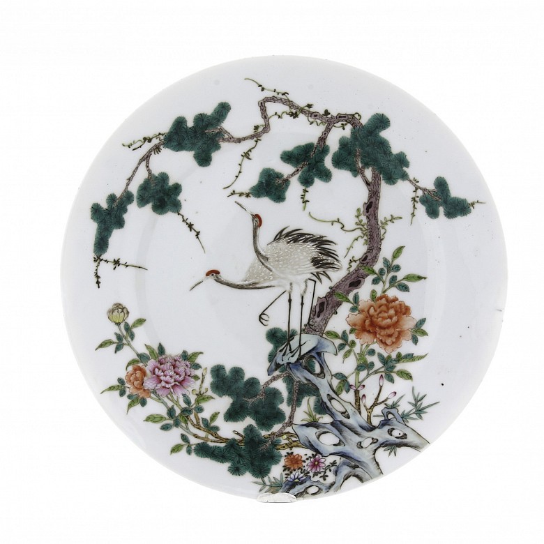 Plato esmaltado con aves, flores y árboles, s.XX