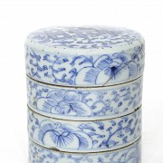 Blue and white porcelain set, Qing dynasty