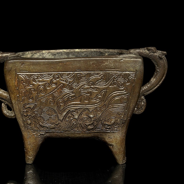 Elegante incensario de bronce chino, dinastía Ming