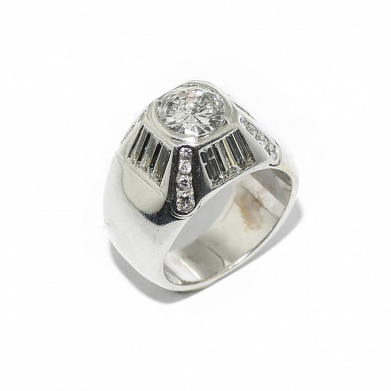 18k white gold and diamond chevalier ring
