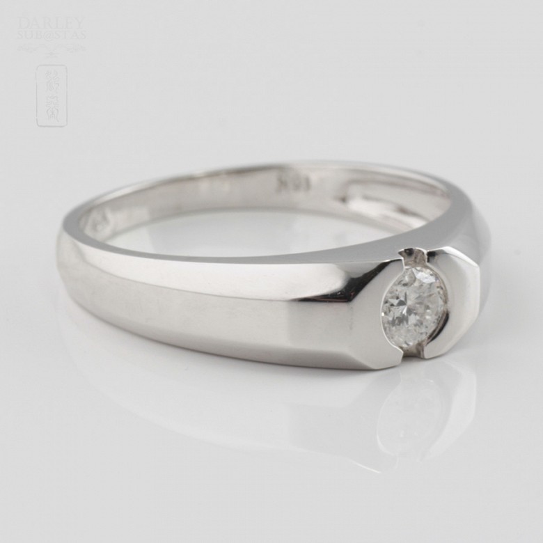 Beautiful diamond solitaire with 0.19cts - 2