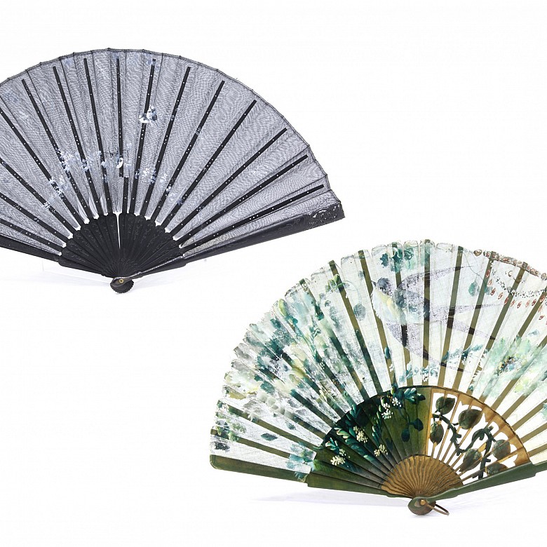 Two wooden fans and painted silk, 20th century