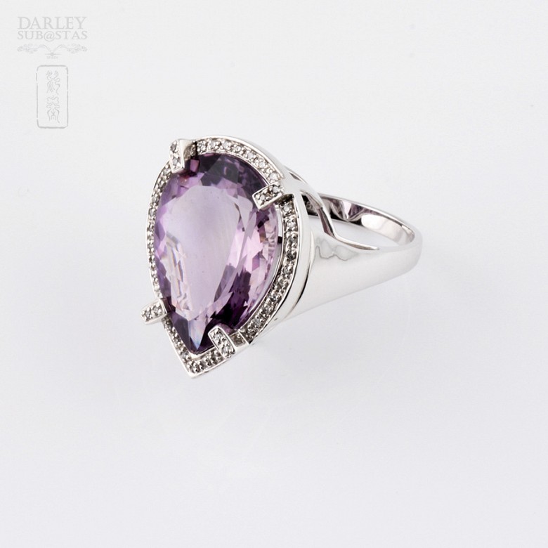 Ring with Amethyst 12.50cts and Diamonds in White Gold - 3
